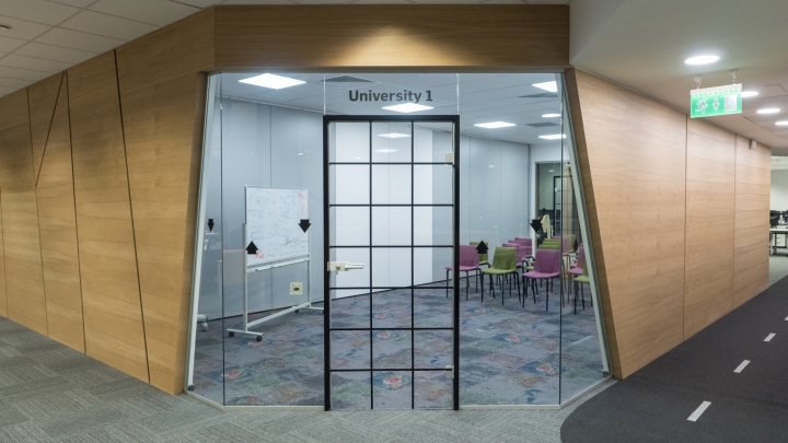 創(chuàng)意辦公室裝修,廣州裝修設計公司,海博裝飾.jpg 創(chuàng)意辦公室裝修,廣州裝修設計公司,海博裝飾.jpg