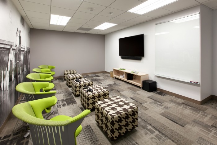 工業風辦公室設計,loft工業風設計,廣州裝飾公司,海博裝飾.jpg 工業風辦公室設計,loft工業風設計,廣州裝飾公司,海博裝飾.jpg