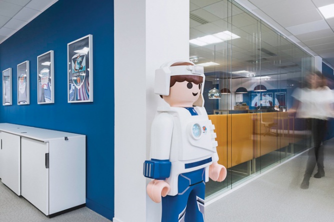 廣州海博裝修公司,色彩空間辦公室設計,廣州辦公室裝修,海博裝飾.jpg 廣州海博裝修公司,色彩空間辦公室設計,廣州辦公室裝修,海博裝飾.jpg