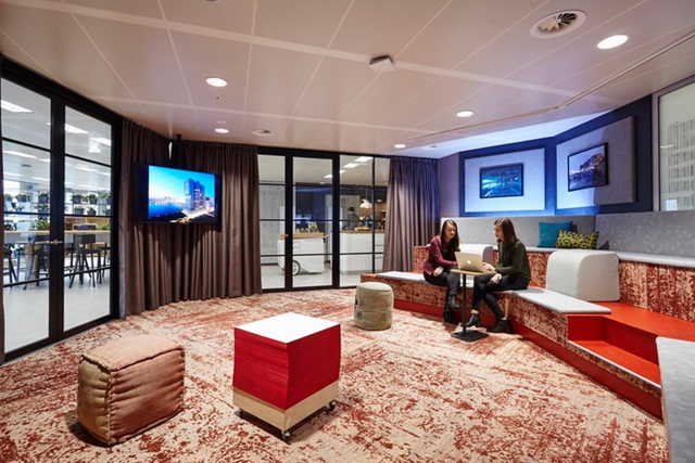 辦公室裝修設(shè)計,廣州裝飾公司,辦公室搭配技巧,海博裝飾.jpg 辦公室裝修設(shè)計,廣州裝飾公司,辦公室搭配技巧,海博裝飾.jpg