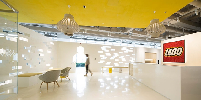 樂高集團辦公室裝修風格.jpg 樂高集團辦公室裝修風格.jpg