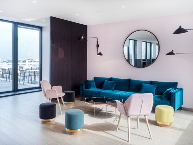 美妝行業(yè)辦公室裝修.jpg 美妝行業(yè)辦公室裝修.jpg