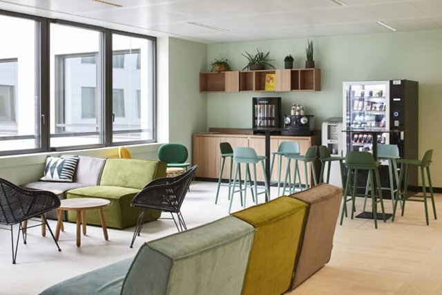 美妝行業(yè)辦公室裝修.jpg 美妝行業(yè)辦公室裝修.jpg