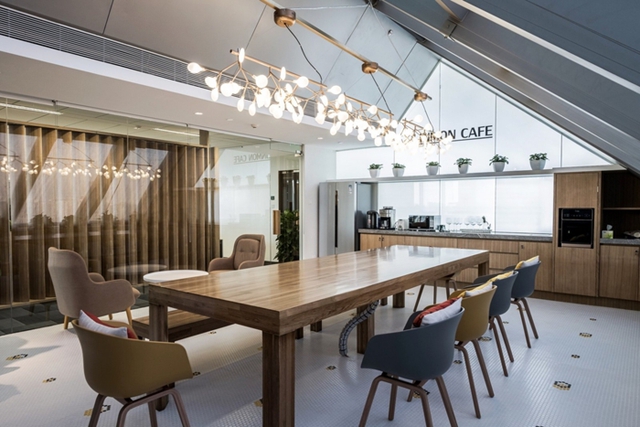 現(xiàn)代簡約辦公室裝修設(shè)計.jpg 現(xiàn)代簡約辦公室裝修設(shè)計.jpg