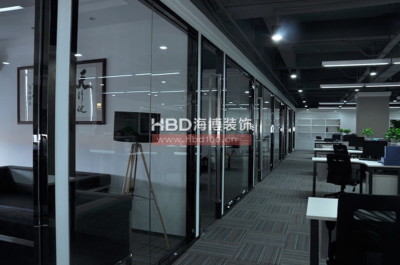 充滿質(zhì)感辦公室裝修設(shè)計.jpg 充滿質(zhì)感辦公室裝修設(shè)計.jpg