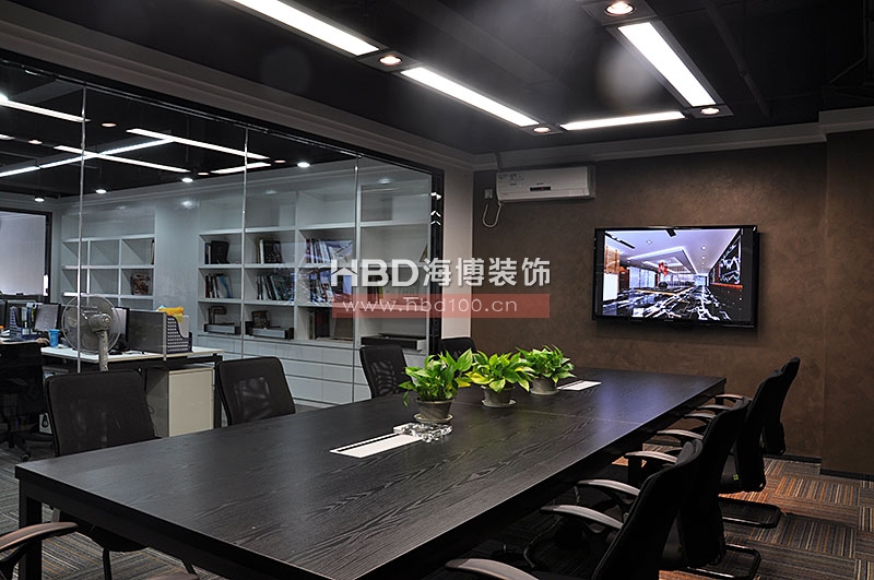 充滿質(zhì)感辦公室裝修設(shè)計.jpg 充滿質(zhì)感辦公室裝修設(shè)計.jpg