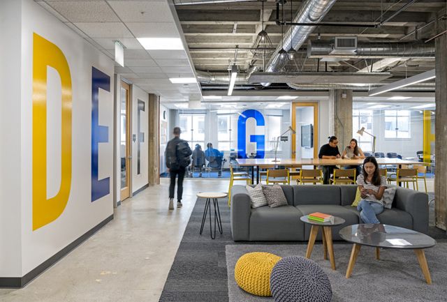 創(chuàng)意辦公室裝修設(shè)計(jì).jpg 創(chuàng)意辦公室裝修設(shè)計(jì).jpg