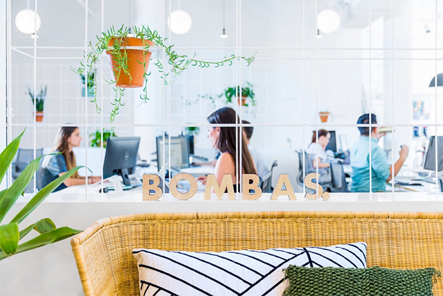 國外風辦公室裝修設(shè)計.jpg 國外風辦公室裝修設(shè)計.jpg